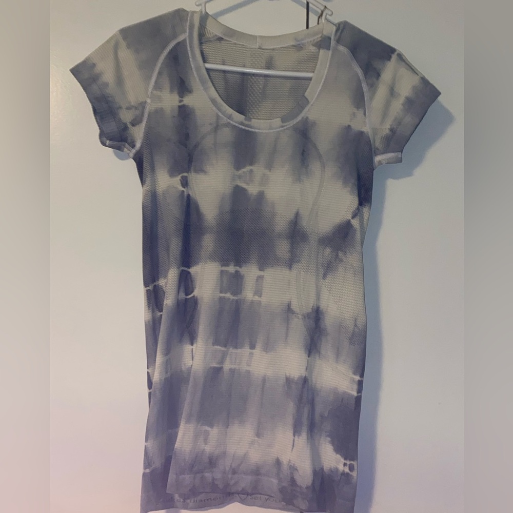 Lululemon Swiftly Tech Blue Tie Dye shirt